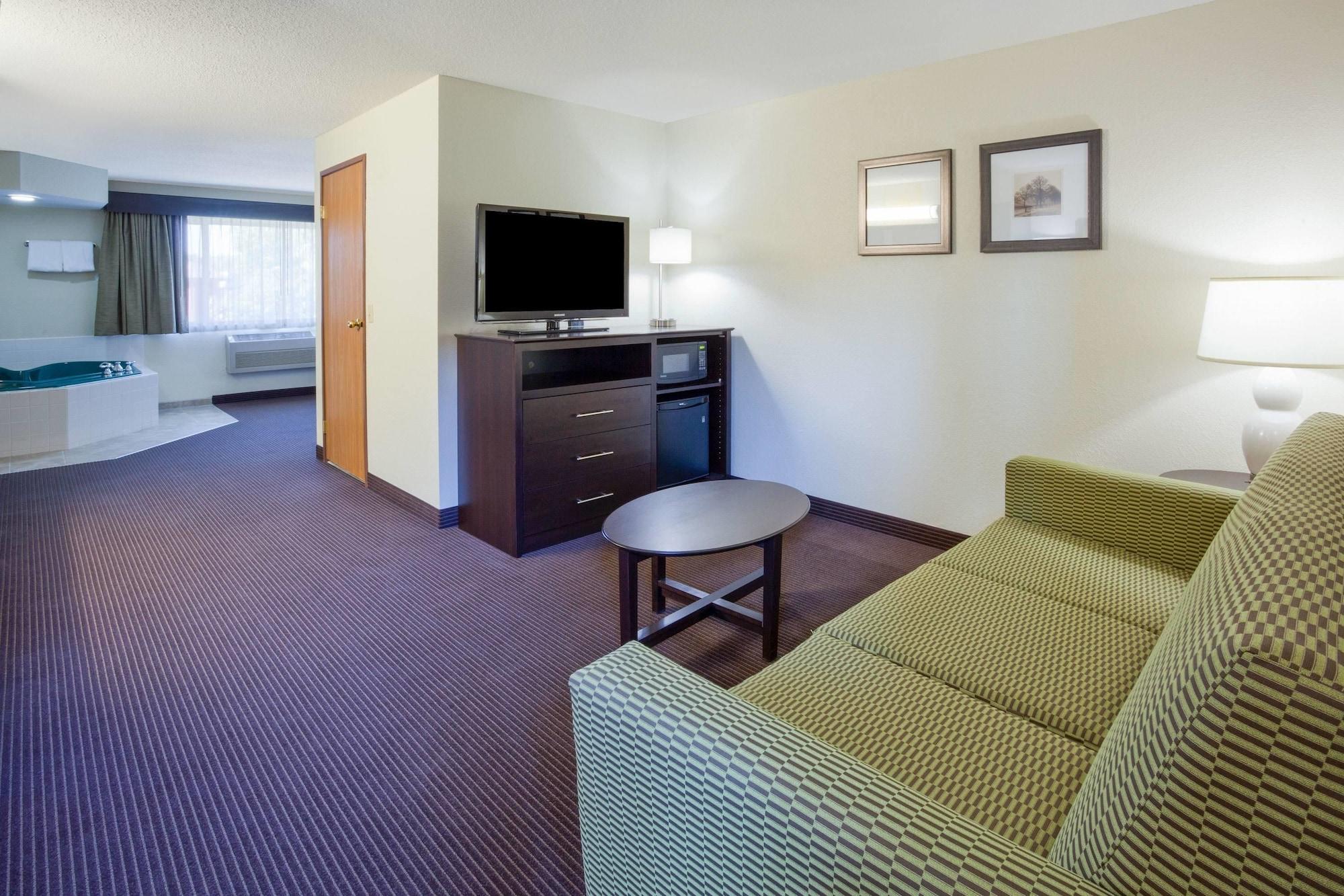 Americinn By Wyndham Rhinelander Extérieur photo