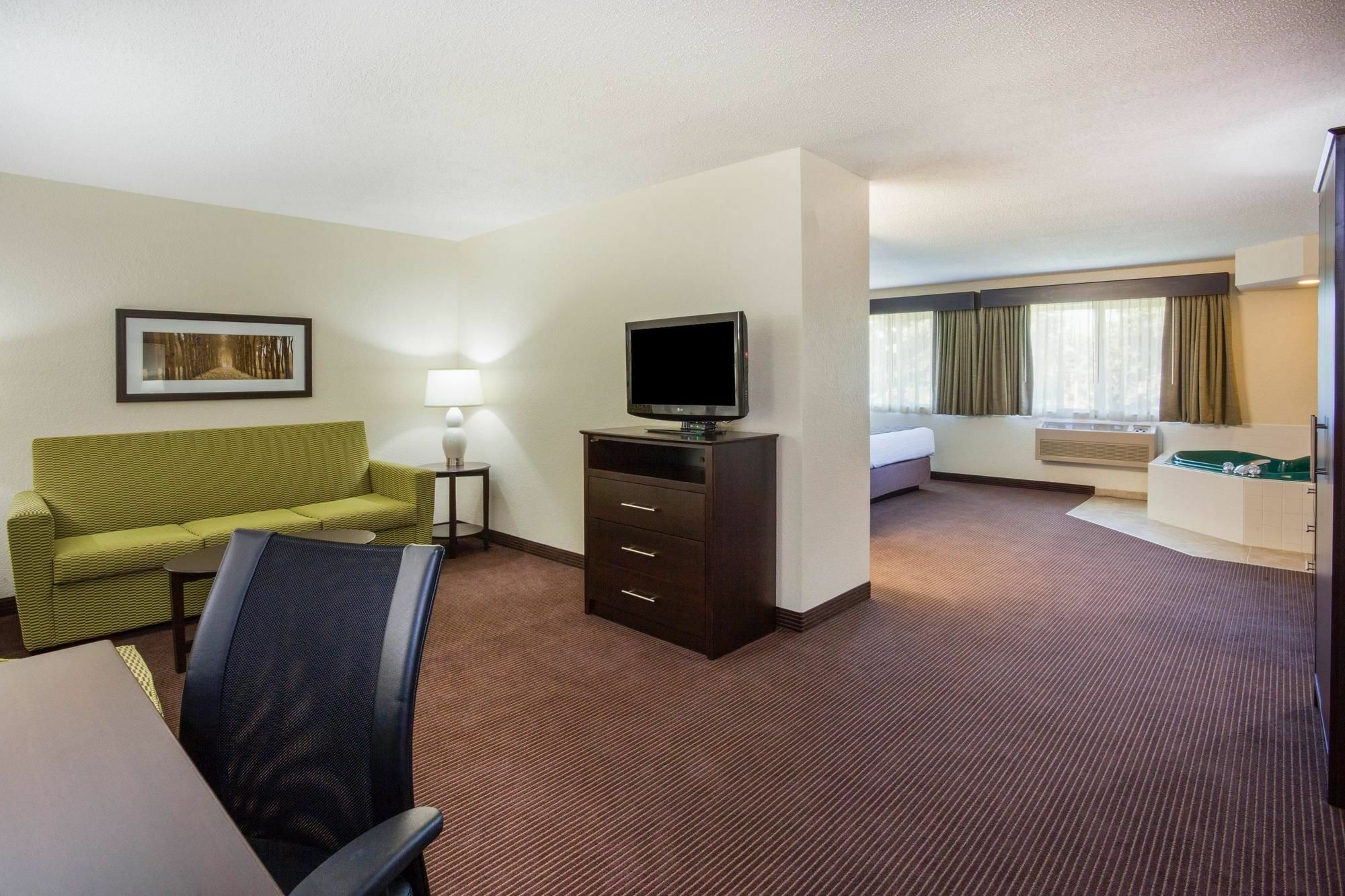 Americinn By Wyndham Rhinelander Extérieur photo