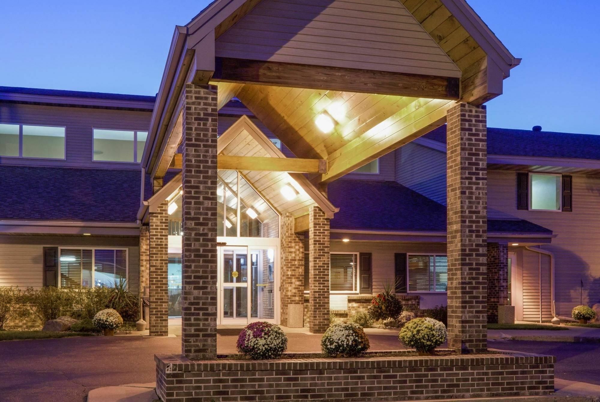 Americinn By Wyndham Rhinelander Extérieur photo